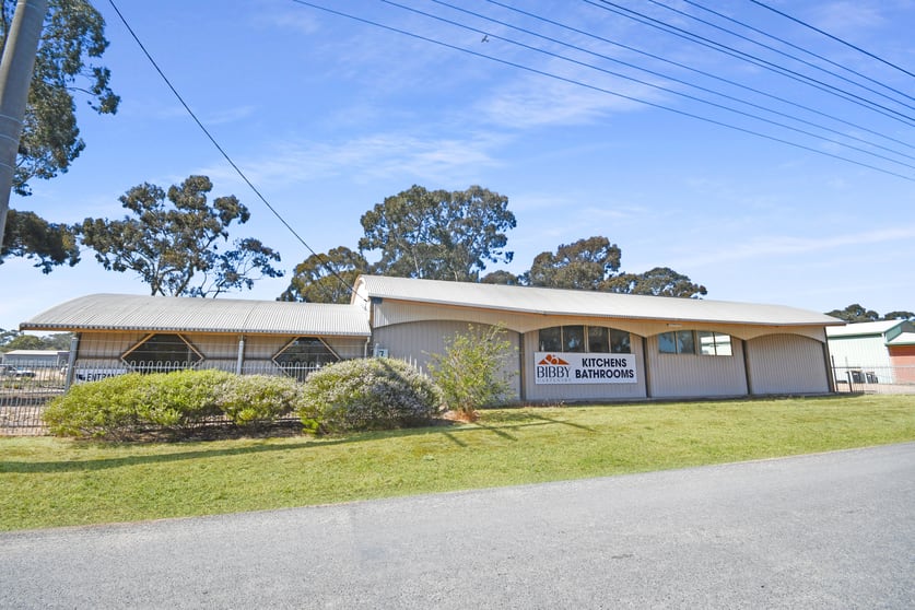Click to view all images 17 Horsham Rd Stawell VIC 3380 - Image 1