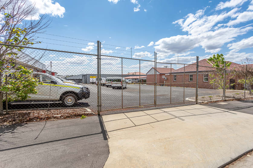 Click to view all images 109-111 Neil Street Toowoomba QLD 4350 - Image 3