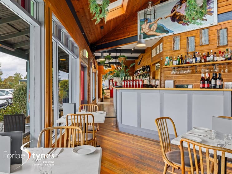 Click to view all images Bacco Restaurant/Nuggets Crossing Kosciuszko Road Jindabyne NSW 2627 - Image 2