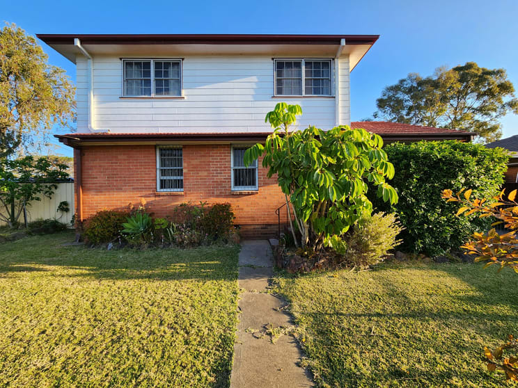 Click to view all images 30 Kaluga Street Busby NSW 2168 - Image 2