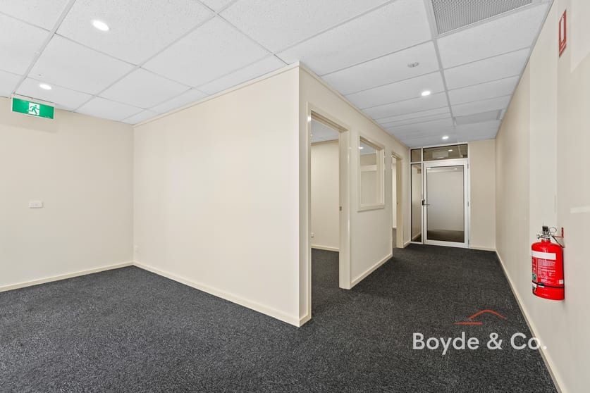 Click to view all images 8 Commercial Place Drouin VIC 3818 - Image 3