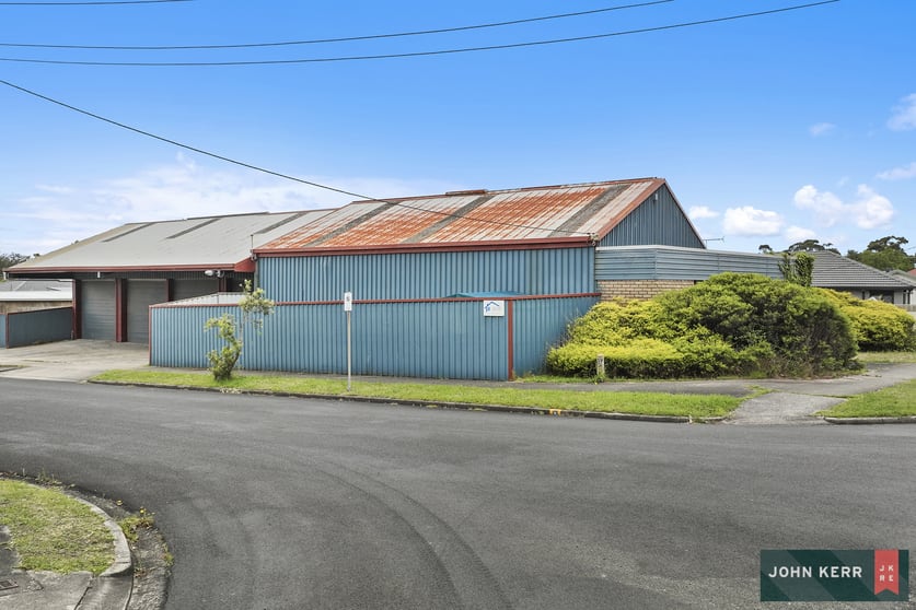 Click to view all images 90 Waterloo Road Moe VIC 3825 - Image 2