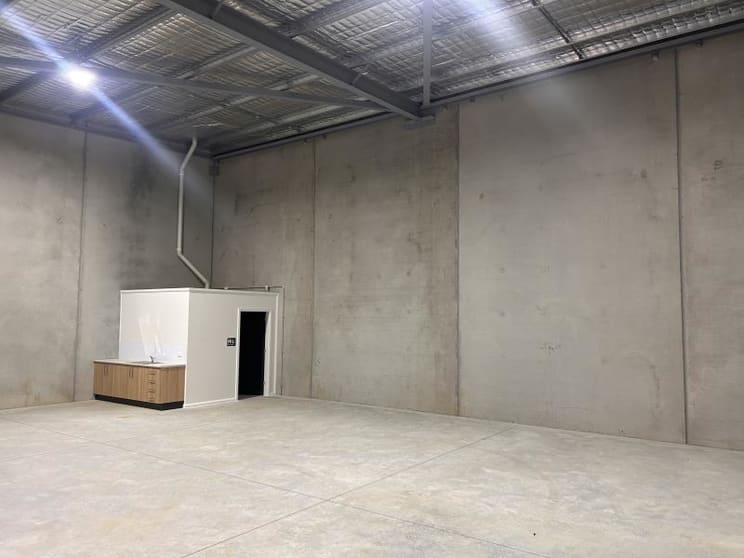 Click to view all images Unit 3/4 Ash Street Orange NSW 2800 - Image 3