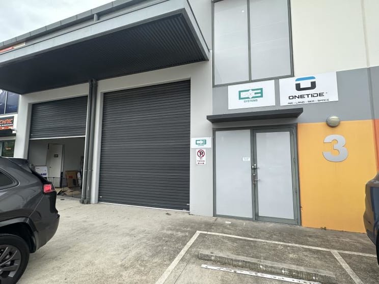 Click to view all images Unit 3/1 Sawmill Circuit Hume ACT 2620 - Image 1