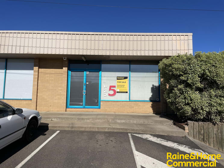 Click to view all images 5/82 Townsville Street Fyshwick ACT 2609 - Image 3