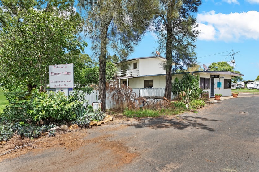 Click to view all images 28 Black Street Dalby QLD 4405 - Image 1