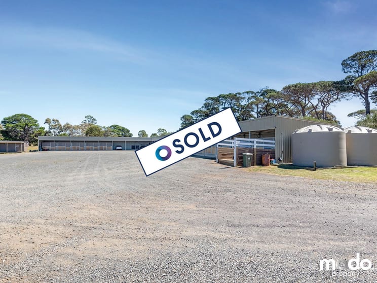 Click to view all images 65 Oaklands Road Bulla VIC 3428 - Image 1