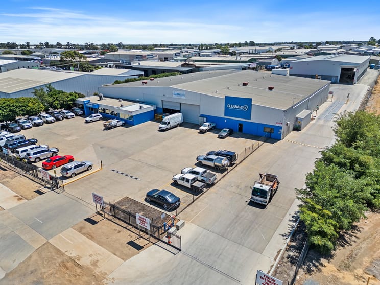Click to view all images 73 Old Dookie Road Shepparton VIC 3630 - Image 1