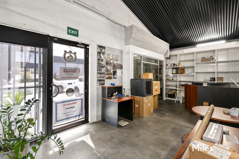 Click to view all images 6 Beatrice Avenue Heidelberg West VIC 3081 - Image 3