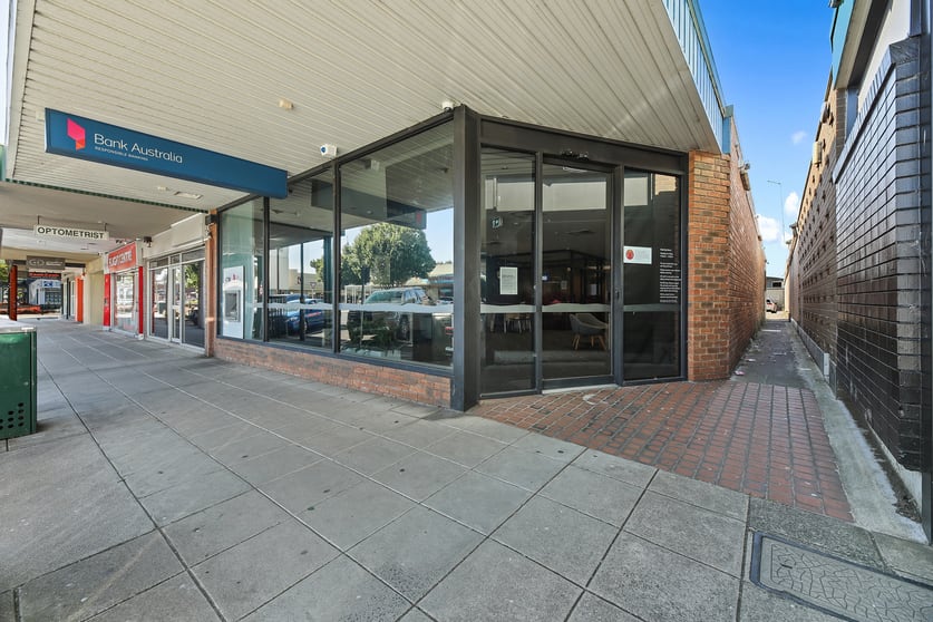 Click to view all images 90 Hotham Street Traralgon VIC 3844 - Image 2