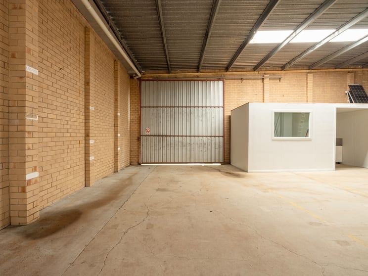Click to view all images 37 Ballina Road East Lismore NSW 2480 - Image 2