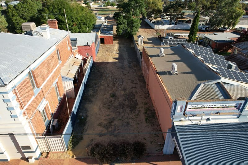 Click to view all images 82 Massingham Street Kellerberrin WA 6410 - Image 2