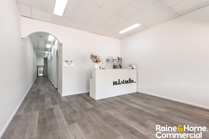 Click to view all images 403 Lake Albert Road Wagga Wagga NSW 2650 - Image 2