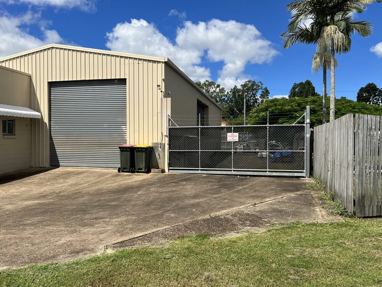 Click to view all images 238 John Street Maryborough QLD 4650 - Image 2