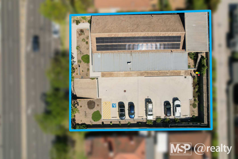 Click to view all images 233 Stewart Street Bathurst NSW 2795 - Image 3
