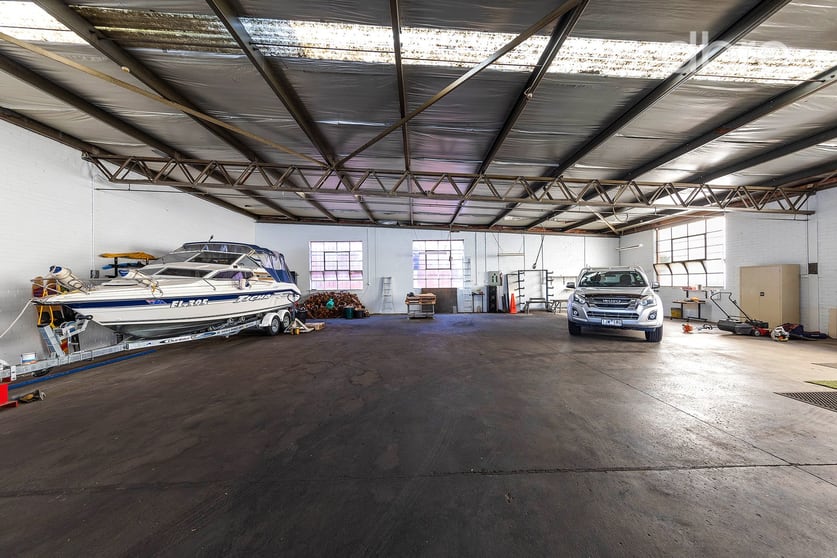 Click to view all images 2 Barlow Avenue Cheltenham VIC 3192 - Image 3