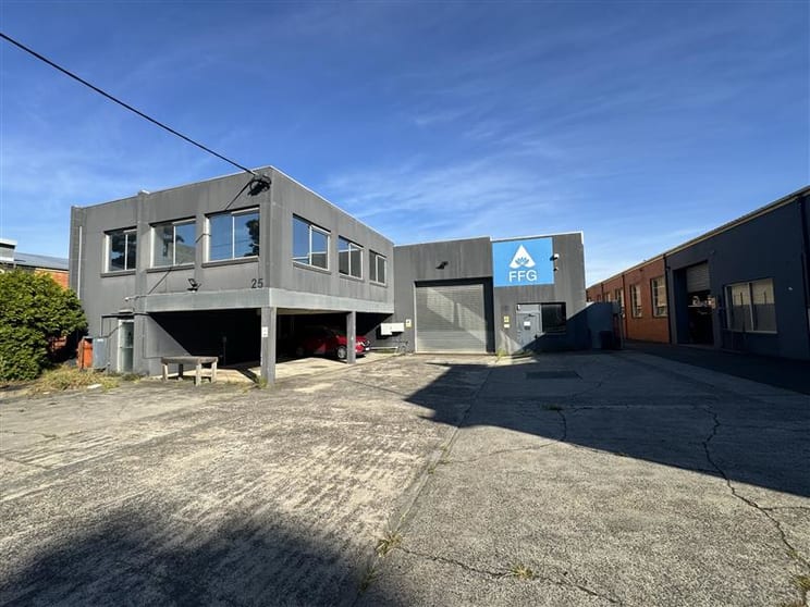 Click to view all images 25 Pickering Road Mulgrave VIC 3170 - Image 1