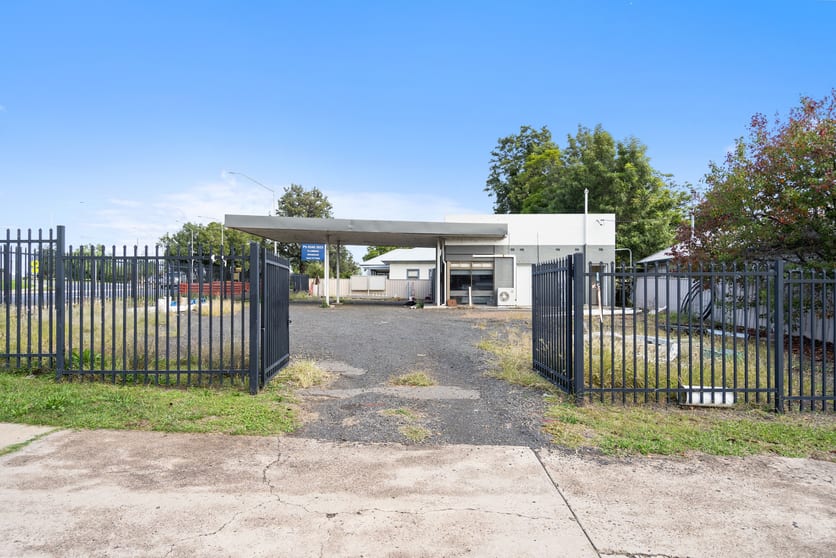 Click to view all images 227 Kelly Street Scone NSW 2337 - Image 3