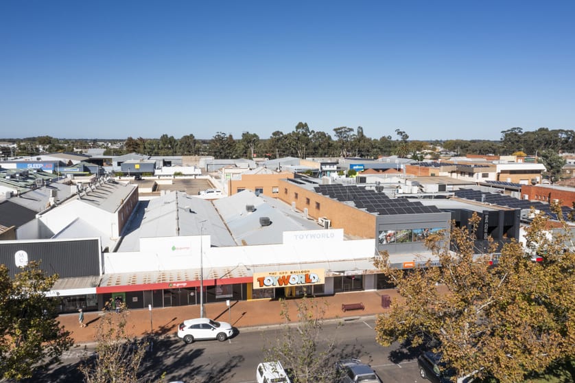 Click to view all images 172-180 Banna Avenue Griffith NSW 2680 - Image 2