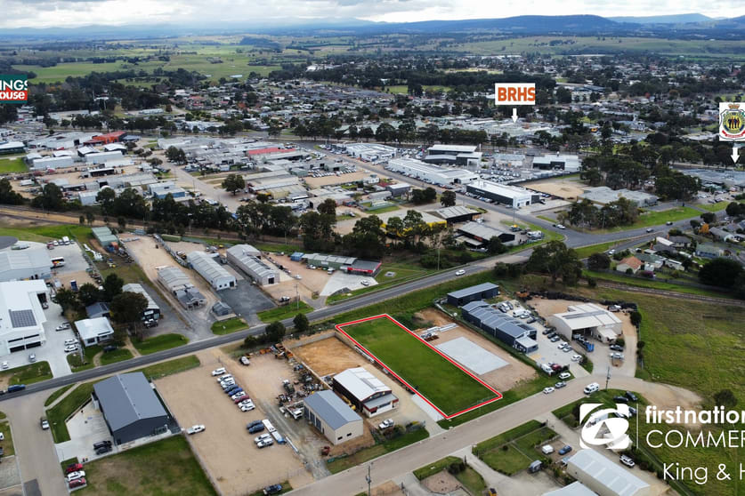 Click to view all images 17 Campbells Drive Bairnsdale VIC 3875 - Image 3