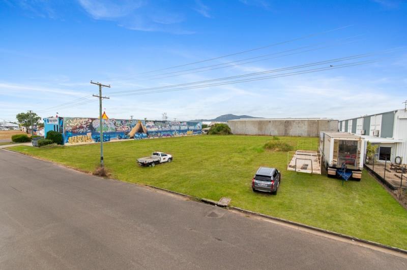 Click to view all images 444-446 Woolcock Street Garbutt QLD 4814 - Image 3