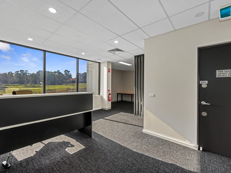 Click to view all images 1/2-4 Pacific Promenade Pakenham VIC 3810 - Image 3