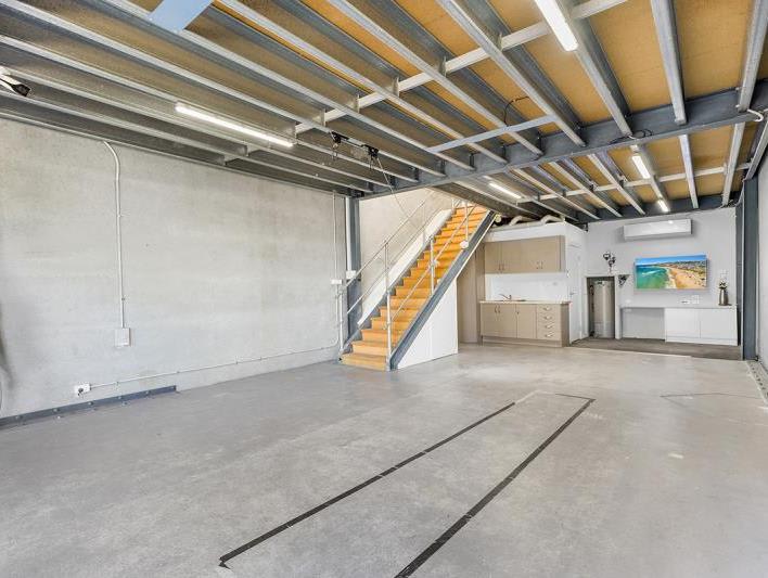 Click to view all images Unit 1/192 Macquarie Road Warners Bay NSW 2282 - Image 2