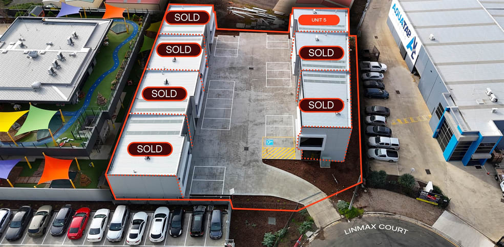 Click to view all images 1-7/22 Linmax Court Point Cook VIC 3030 - Image 2