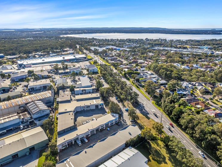 Click to view all images 1 & 2/1 O'Hart Close Charmhaven NSW 2263 - Image 3