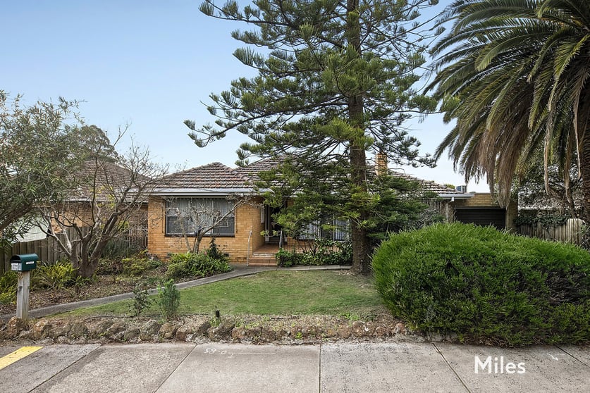 Click to view all images 28 Turnham Avenue Rosanna VIC 3084 - Image 3