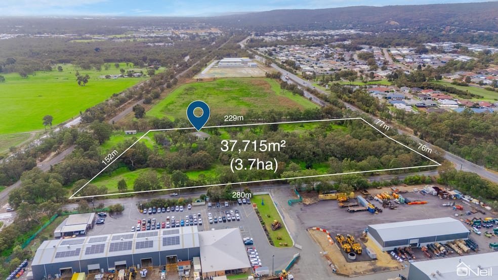 Click to view all images 15 Pinebrook Road Byford WA 6122 - Image 2