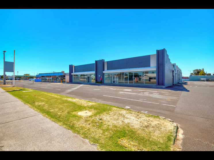 Click to view all images 93 Forrest Avenue South Bunbury WA 6230 - Image 1