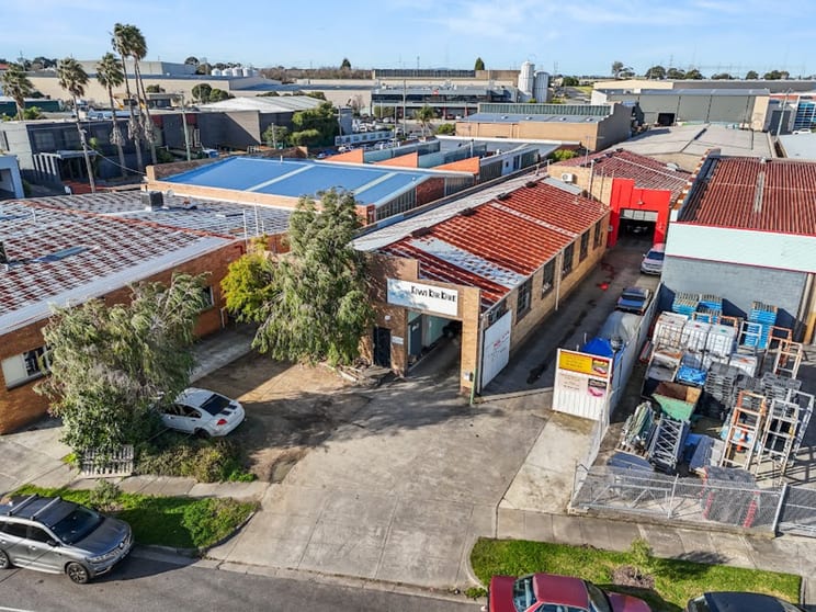 Click to view all images 1/42 Alex Avenue Moorabbin VIC 3189 - Image 2