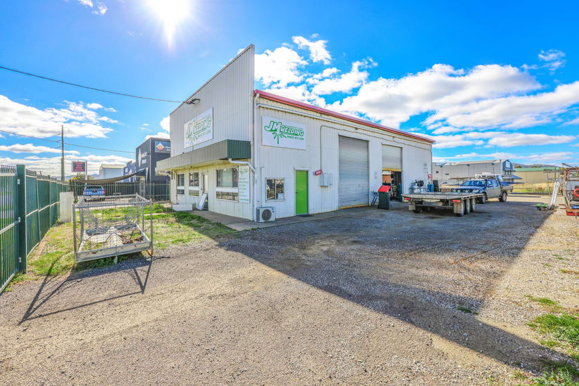 Click to view all images 36 Dampier Street Taminda NSW 2340 - Image 3
