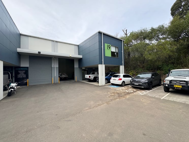 Click to view all images 19/10-12 Sylvester Avenue Unanderra NSW 2526 - Image 1