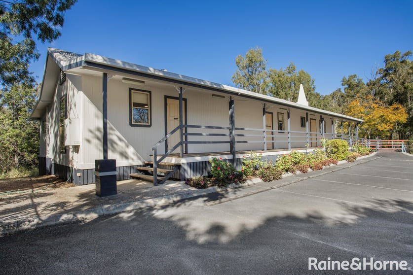 Click to view all images 645 Mount Crosby Road Mount Crosby QLD 4306 - Image 3