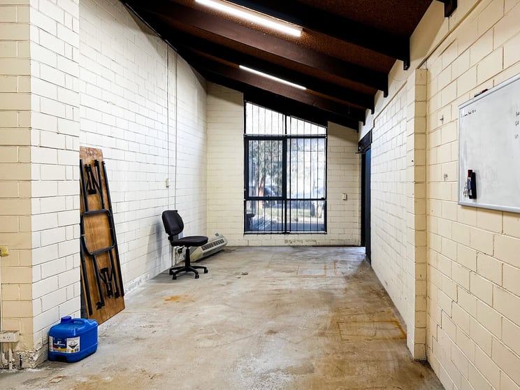 Click to view all images 17 Govan Street Seaford VIC 3198 - Image 3