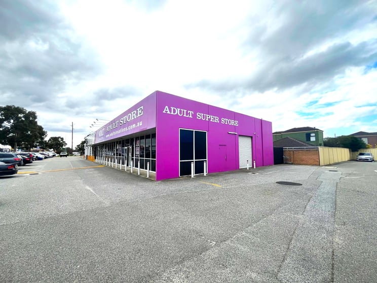 Click to view all images Unit 3/1440-1442 Albany Highway Cannington WA 6107 - Image 2