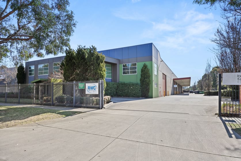 Click to view all images 129 Merrindale Drive Croydon South VIC 3136 - Image 2