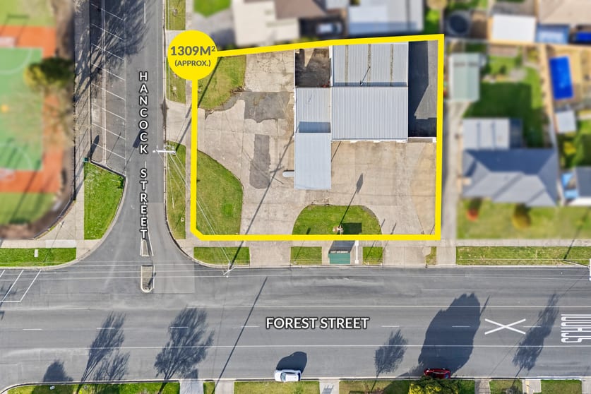 Click to view all images 396-398 Forest Street Wendouree VIC 3355 - Image 2