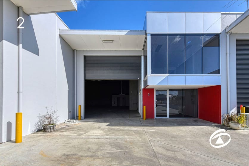 Click to view all images 2/33 Bormar Drive Pakenham VIC 3810 - Image 3