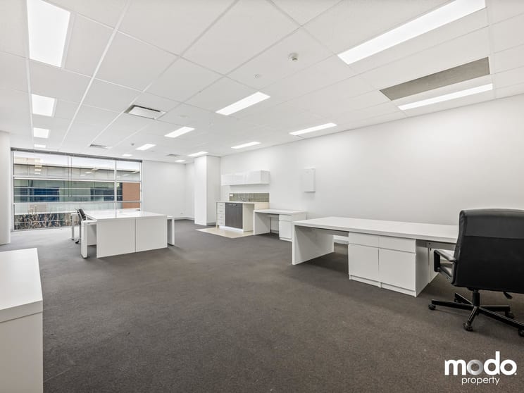 Click to view all images 35/574 Plummer Street Port Melbourne VIC 3207 - Image 3
