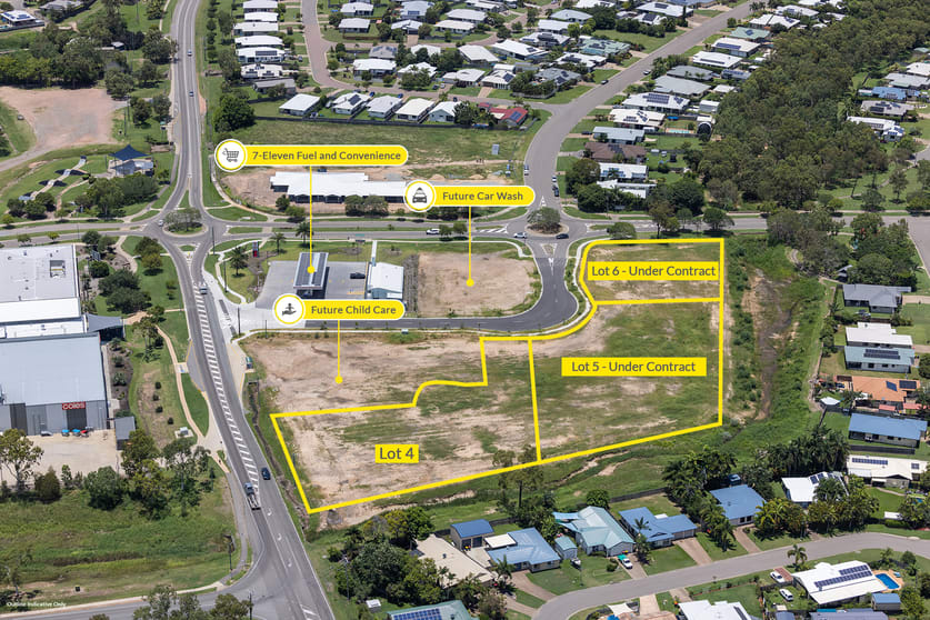Click to view all images 10 Poole Way Bushland Beach QLD 4818 - Image 2