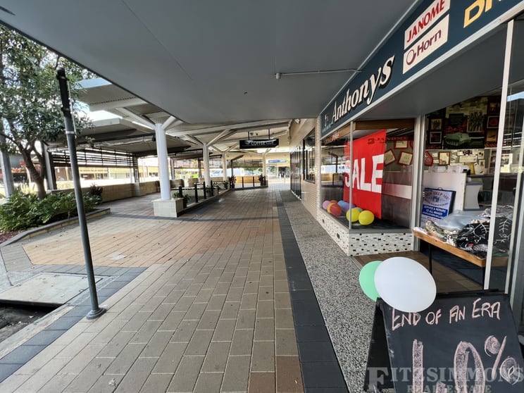 Click to view all images 100 Cunningham Street Dalby QLD 4405 - Image 2