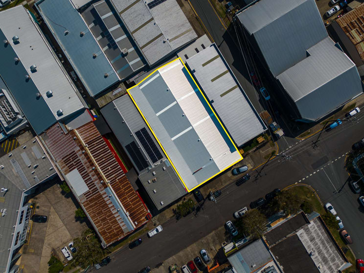 Click to view all images 41-43 Clarence Street Coorparoo QLD 4151 - Image 2