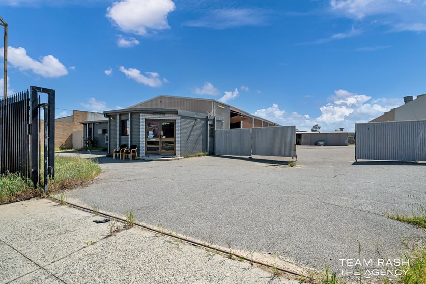 Click to view all images 26 Furniss Road Landsdale WA 6065 - Image 3