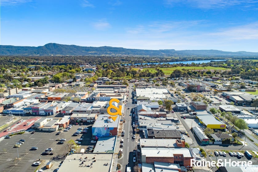 Click to view all images 1/29 Kinghorne Street Nowra NSW 2541 - Image 2