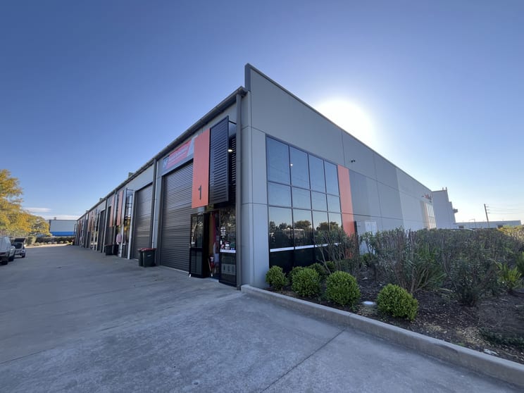 Click to view all images Unit 1, 11 Riverside Drive Mayfield NSW 2304 - Image 1