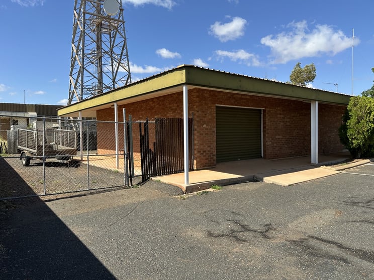 Click to view all images 20 Balmoral Road Karratha WA 6714 - Image 3
