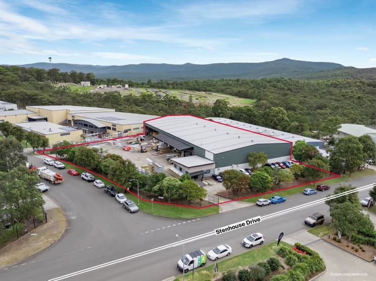 Click to view all images 114 Stenhouse Drive Cameron Park NSW 2285 - Image 2